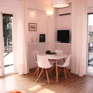https://bright-apartment.in-sardinia.net