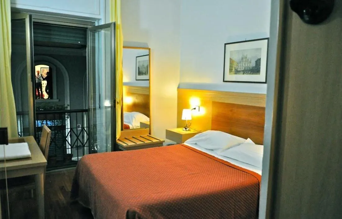 Hotel Dover Milán 2*,